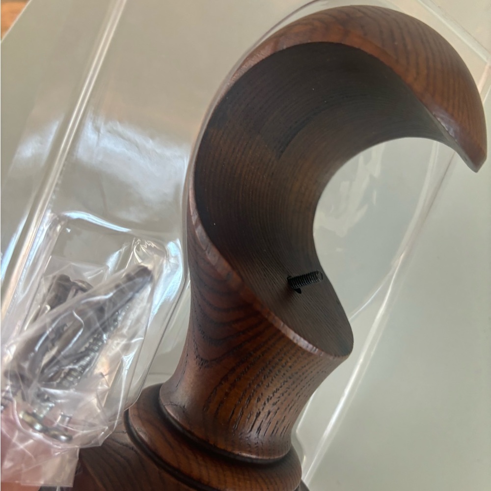Wood curtain bracket